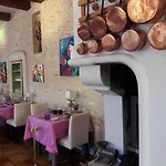 Logis De Hotel Tavel