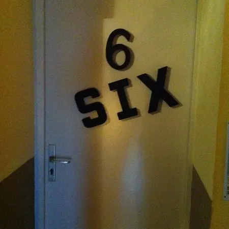 Отель Logis De 3*