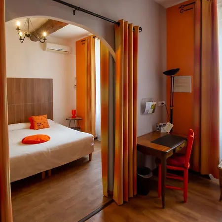 Logis De Hotel Tavel