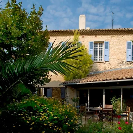 Logis De 3* Tavel