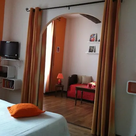 Logis De Otel Tavel