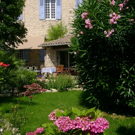 Logis De 3* Tavel