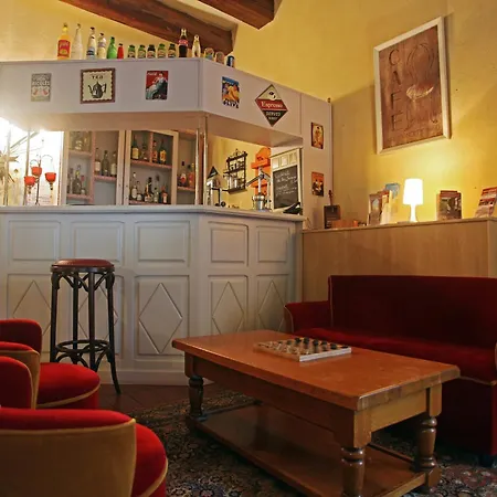 Hotel Logis De Tavel