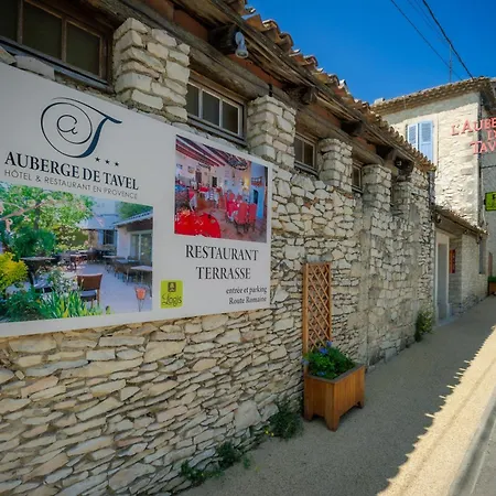 Logis De Szálloda Tavel