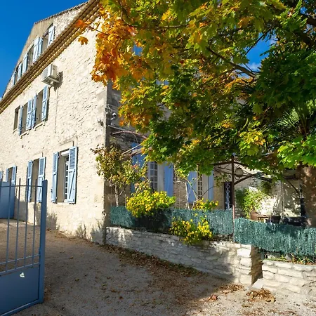 Logis De 3* Тавель
