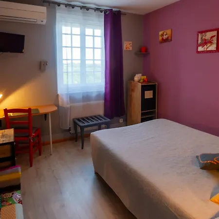 Logis De 3* Тавель