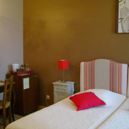 Logis De Hotell Tavel