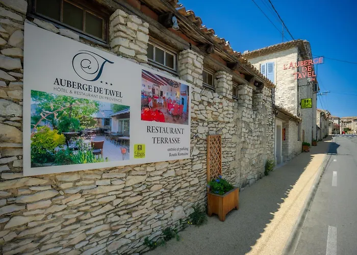 Logis De Szálloda Tavel