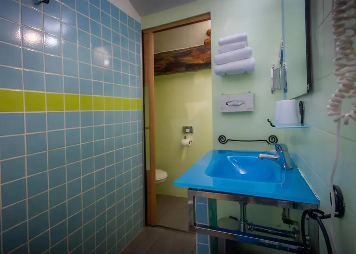Logis De Szálloda Tavel
